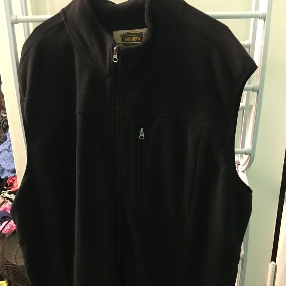 Foundry brand zip up vest
